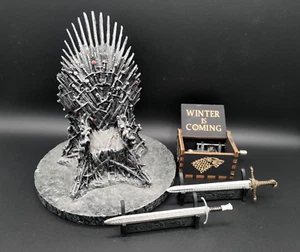 Juego de Tronos - Modelo Silla Trono de Hierro - Espadas Minitura - LOTE Caja de Música - Imagen 1 de 5