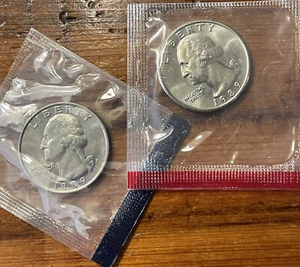1989 P&D Washington Quarters from Mint Set in Mint Cello - Picture 1 of 2
