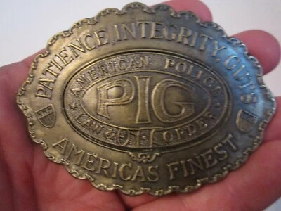 VINTAGE AMERICAN POLICE LAW AND ORDER BELT BUCKLE - AMERICA'S FINEST - GW-14 - Image 1 of 3