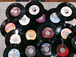 Lot of 17 POP/POP ROCK/SWAMP POP 45RPM Records - Picture 1 of 7