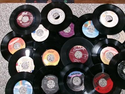 Lot of 17 POP/POP ROCK/SWAMP POP 45RPM Records - Image 1 of 4