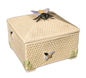A Vintage Art Deco Crown Devon Honey Comb Box Decorated with Bee's - Picture 1 of 7