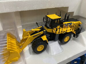 Universal Hobbies 1/50 Komatsu WA600-8 Wheel Loader DieCast Model Toy UH8127