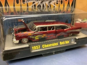 2008 M2 Machines Auto-Stretch Rods - 1957 Chevy Limousine Red Mid Engine 1/64 - Bild 1 von 3