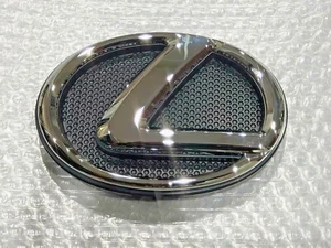 08-13 NEW LEXUS LX570 FRONT GRILLE EMBLEM CHROME & BASE 2008 2009 2010 11 12 13 - Picture 1 of 1