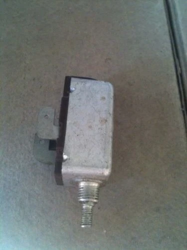 SAAB 96 SPORT 2 TIEMPOS V4/DKW AUTO-UNION 1958 A 1967 UNIDAD DE INTERRUPTOR DE LUCES N.O.S Foto 1 de 1