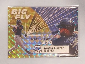 2021 Panini Mosaic Yordan Alvarez Big Fly Reactive Yellow Prizm Parallel /99 - Picture 1 of 2