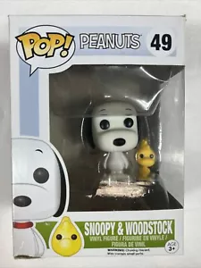 Funko POP! Peanuts Snoopy & Woodstock Vinyl Figure #49 - 2015 Vaulted - Picture 1 of 6