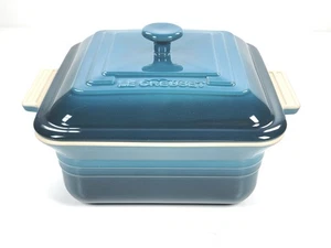 Le Creuset Stoneware Classic Square Baking Dish 23cm / 3L with Lid ~ DEEP TEAL - Picture 1 of 15