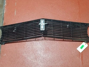 D0ZB-3150-C 1970 Ford Mustang Fastback Boss Coupe Conv. Front Grille OEM Used - Picture 1 of 9