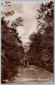 WELLINGTON The Wrekin approach, Shropshire RP Postcard - Picture 1 of 2