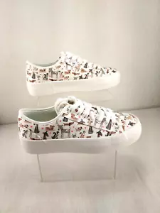 Cynthia Rowley Damen 8M Sneaker weiß Hunde & Herzen Schnürung Etikett - Bild 1 von 9
