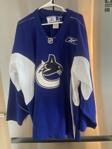 Vancouver Canucks Reebok blue licensed  NHL hockey jersey Adult XXL 2xl Cover