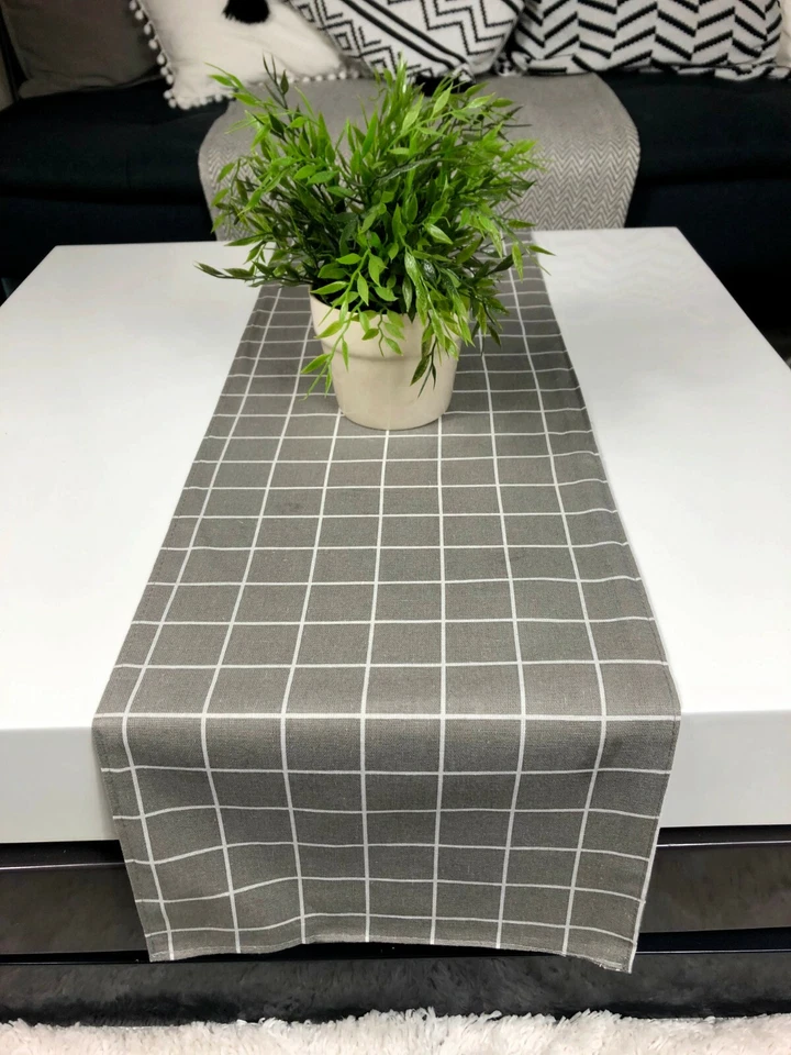 Table Runner, 100% Linen, Geometric Design - Image 1 of 4