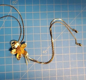 Vintage Gold Tone Flower Lariat Bolo Tie Necklace 30" Total - Picture 1 of 4