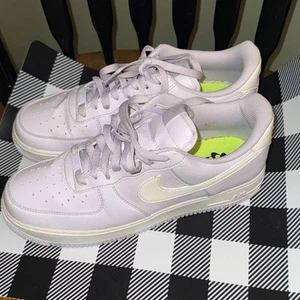 Nike Damen Air Force 1 '07 SE Next Nature 'Barely Grape' DV3808-500 Größe 10,5 - Bild 1 von 7
