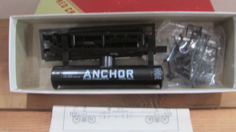 Ho Scale Red Caboose 10,000Gallon Tank Car Kit Anchor Lot#0180 - Image 1 of 4