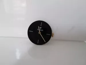 Máquina y esfera Tissot. Cuerda manual. 17 gemas. Suiza. Dial negro - Imagen 1 de 3