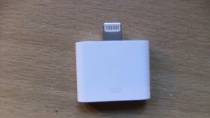 Genuine Apple Lightning To 30-Pin Adapter MD823 For ALL Bose 30 Pin SoundDocks - Picture 1 of 4