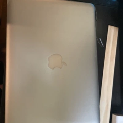 MacBook Pro "Core i7" 2.9 13" mediados de 2012 Foto 1 de 4