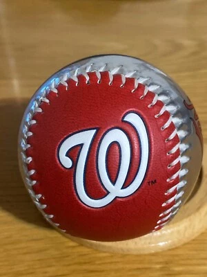 Pelota de béisbol de recuerdo Rawlings 2017 de los Washington Nationals-rojo azul plateado Foto 1 de 4
