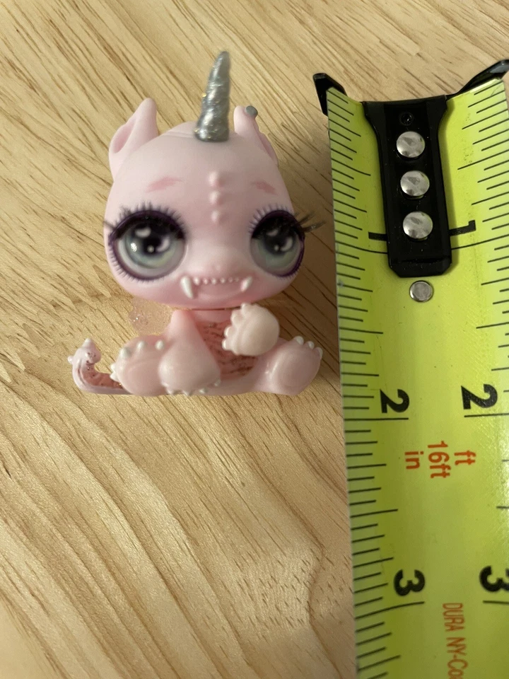 Poopsie Cutie Tooties Sorpresa CHISPA Rosa Dragón Unicornio Pestañas Enraizadas 8/8/23. Foto 1 de 4