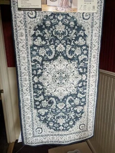 Alfombra Lavable Members Mark Everwash 24 x 43 en Azul Blanco NUEVA - Imagen 1 de 2