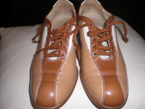 TOD’S Tods tan and white classic lace ups