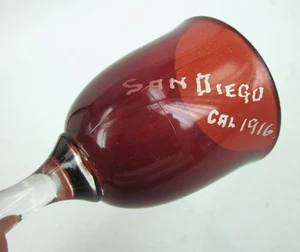 1916 recuerdo SAN DIEGO Rubí Rojo Vidrio Pequeño Bebida Aperitivo Cáliz 3 3/4" Alto - Imagen 1 de 5
