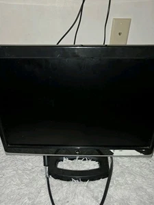 Machines E19T6W Monitor with cords - Picture 1 of 2