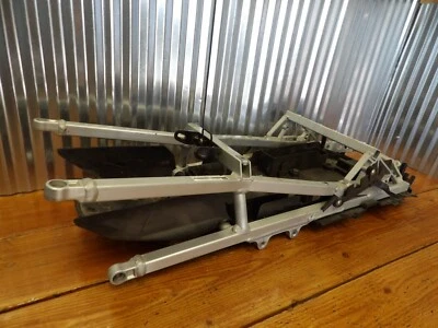 06-09 Aprilia Tuono 1000R SOPORTE RIEL ASIENTO SUB BASTIDOR TRASERO ap8146500 Foto 1 de 4