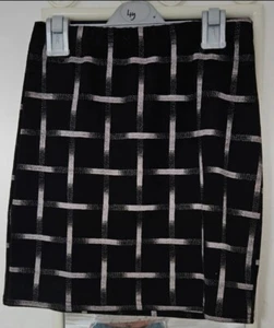 Women's Black Checkered Skirt. From Pilot Size M/L - Picture 1 of 2