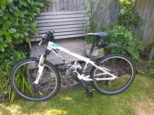 Children Scott Bike White Used But Very Good Quality. Will Need Some Servicing - Picture 1 of 13
