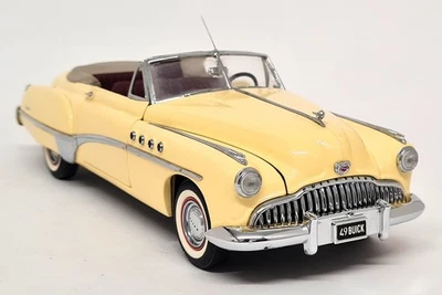 Franklin Mint 1/24 - Buick Roadmaster Convertible 1949 Cream Diecast Model Car - Image 1 of 4