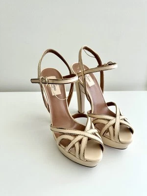 NOVAS SANDÁLIAS PLATAFORMA VALENTINO GARAVANI couro bege dourado acabamento em metal tamanho 39 - Imagem 1 de 4