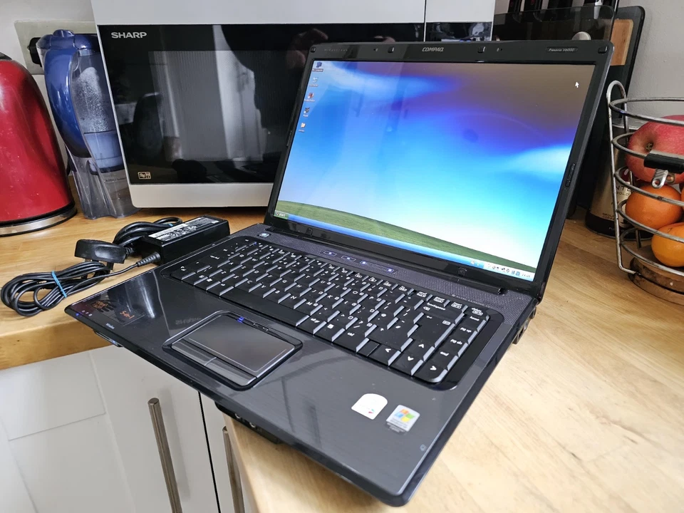 Retro HP Compaq Presario V6000 15.4" 80GB 2GB Windows XP Media Centre Laptop  - Image 1 of 4