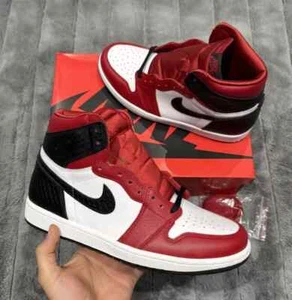 Air Jordan 1 Retro High OG Satin Snake Chicago UK 7.5 - Picture 1 of 6