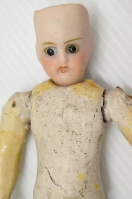 -POUPEE MIGNONETTE TETE PORCELAINE SIGNEE JULES VERLINGUE CORPS  COMPOSITION - Photo 1/4