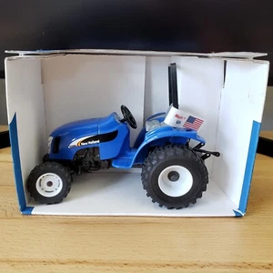 Scale Models New Holland TC33DA Boomer Tractor Collector Edition Diecast 1:16 - Picture 1 of 10
