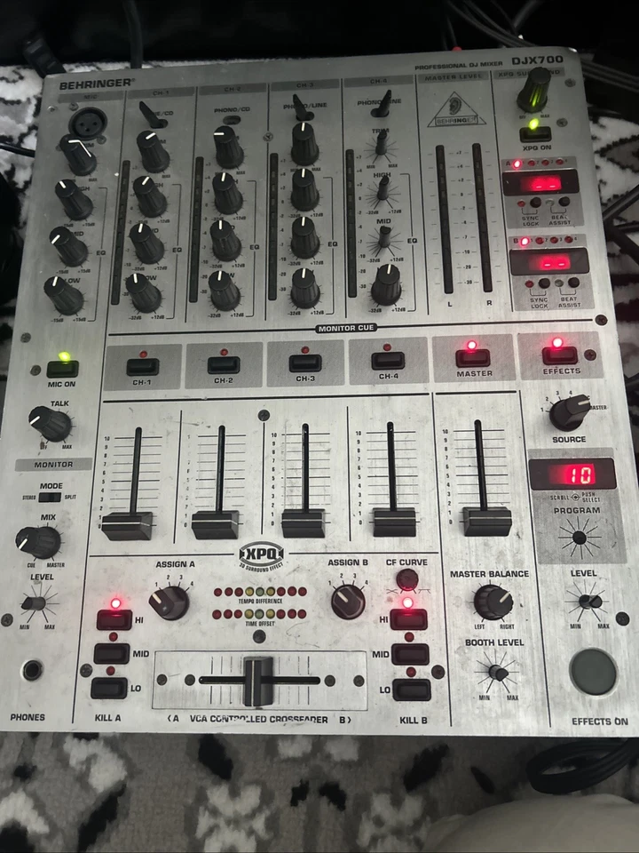 Behringer DJX700 5 Channel Professional DJ Mixer PARTS Or REPAIR Only - Image 1 of 3