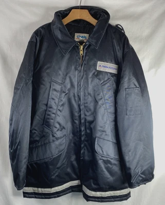 Abrigo de Trabajo Cintas Capucha con Cremallera Acentos Reflectantes Aislado Azul Marino L Delta AirLines Foto 1 de 4