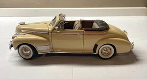 WELLY GM 1941 Chevrolet Special Deluxe 1:18 Scale Diecast Metal Tan Collection - Picture 1 of 10