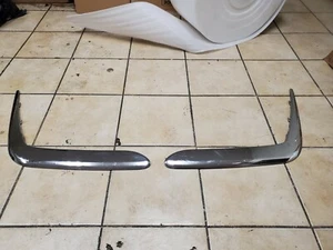1998 00 01 02 03 JAGUAR XJ8 VANDEN PLAS XJR LEFT RIGHT FRONT BUMPER MOLDINGS - Picture 1 of 1