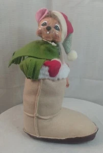 ANNALEE “ ALPINE MOUSE IN SNOWBOOT W/STOCKING CAP CHRISTMAS 2013 NWT - Picture 1 of 5