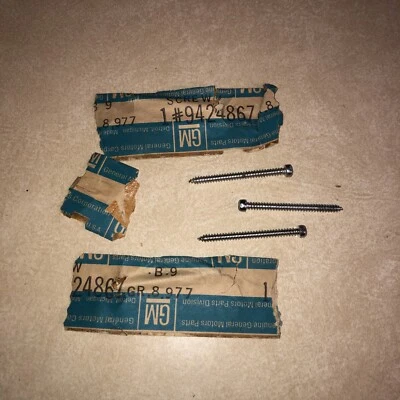 Base de reposabrazos 1968-72 (tornillos) (3) para Oldsmobile NOS GM #9424867 Foto 1 de 4