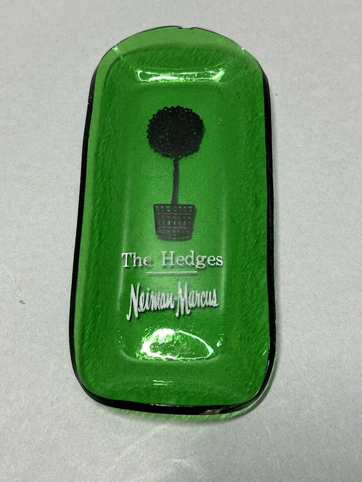 Vintage Neiman Marcus The Hedges Green Glass Coin Dish / Trinket Ashtray - Image 1 of 4