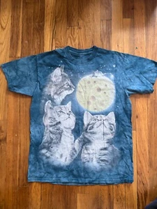 The Mountain Blue Tie Dye Cats Mouse Moon Graphic Tee Shirt Medium Rare Print - Picture 1 of 2