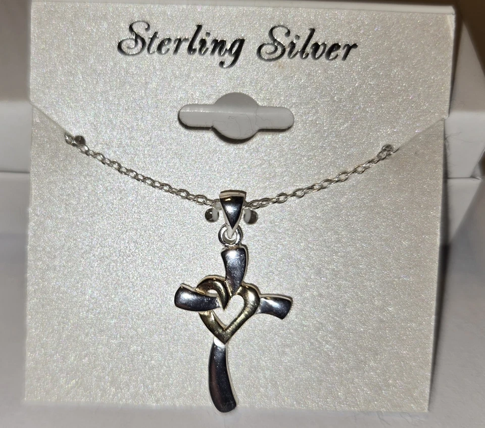 Collar de cadena de 16 pulgadas con colgante de corazón de cruz/oro de plata de ley de 1 pulgada Foto 1 de 4