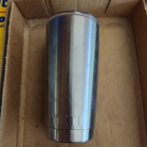 YETI RAMBLER 20 oz STAINLESS STEEL TUMBLER NEW - Picture 1 of 6