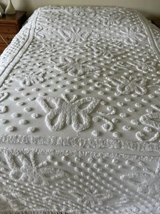 Vintage White CHENILLE BEDSPREAD BUTTERFLIES ROUNDED CORNERS 98”X114” COTTON - Picture 1 of 2
